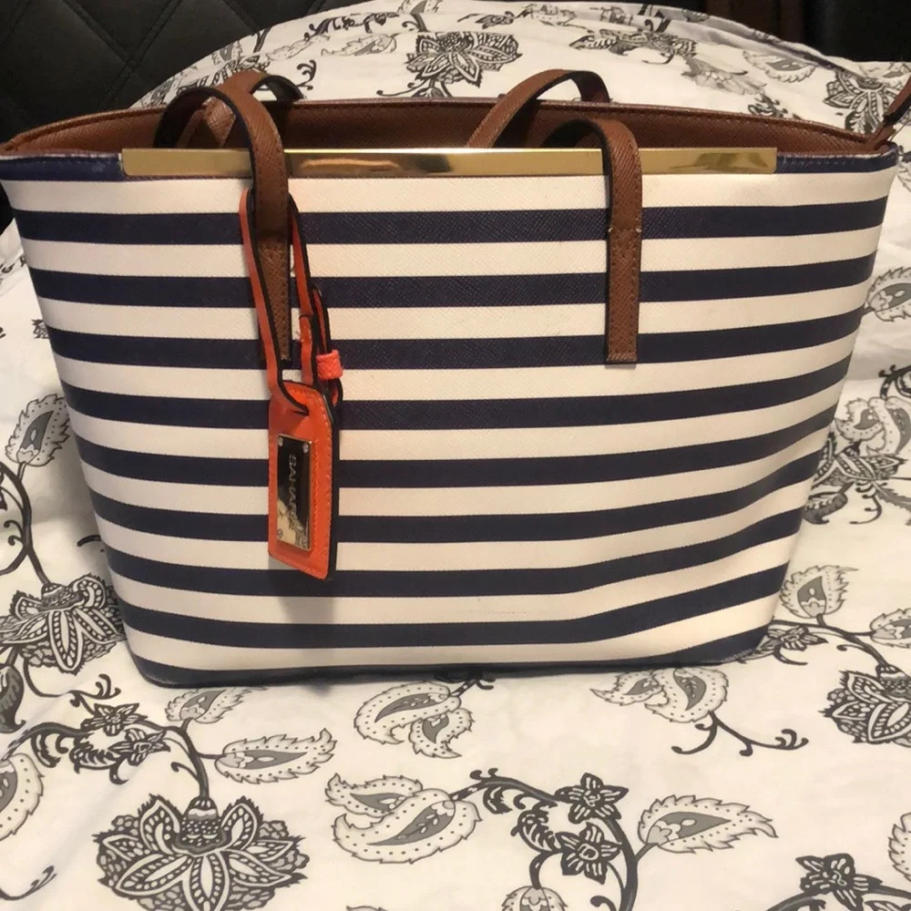 Striped shoulder bag